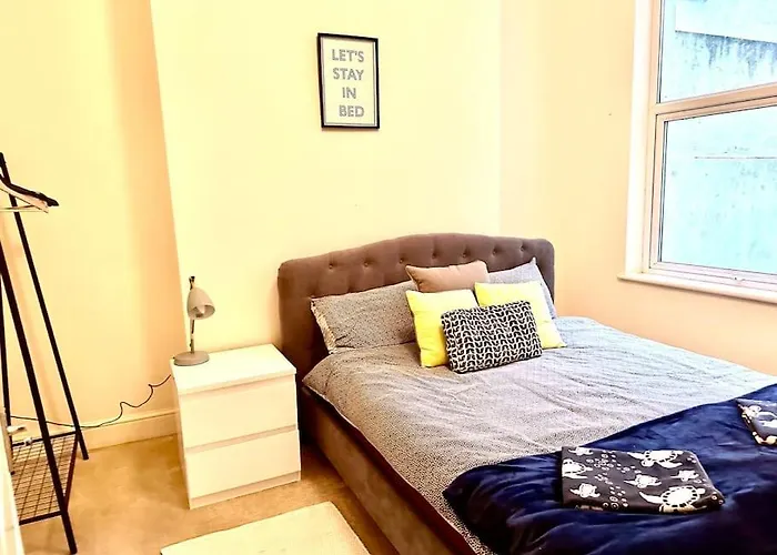 Peaceful Park Side Apartment